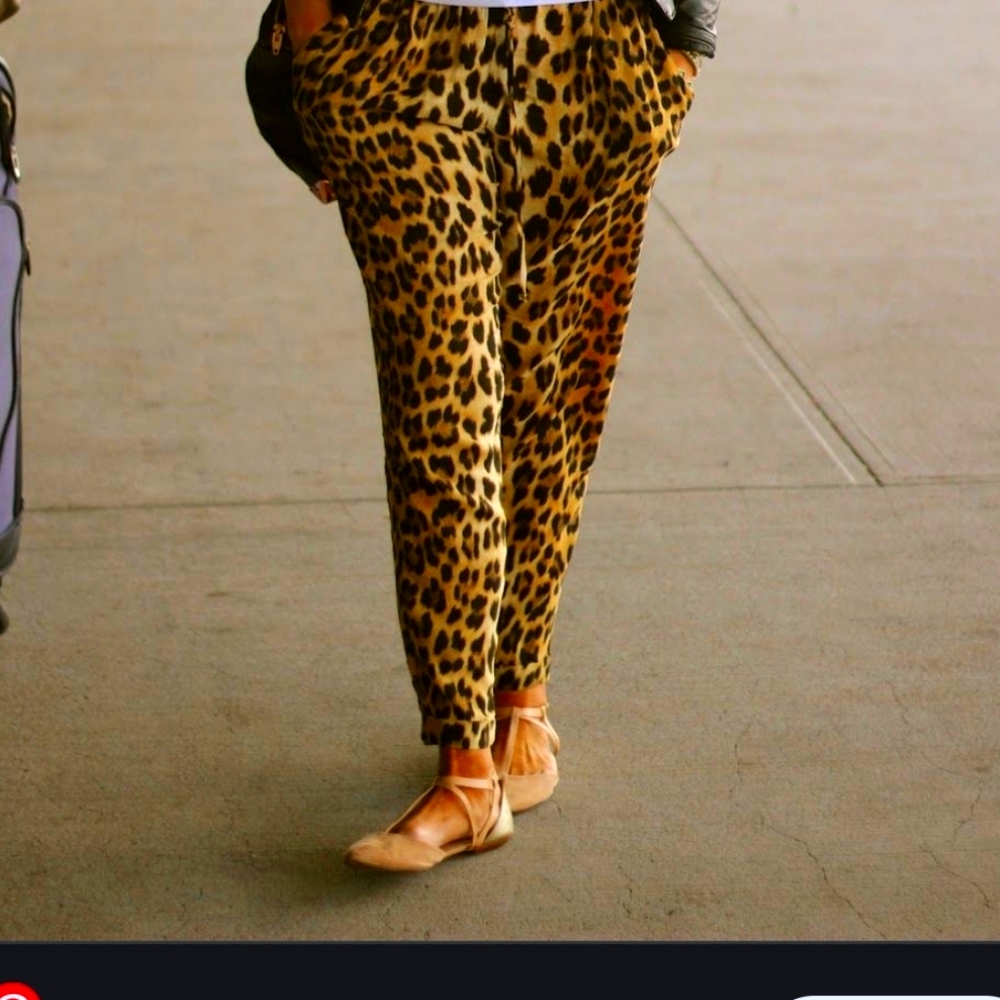 Buffalo animal print size large pants